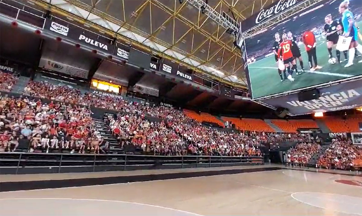 La Fonteta disfrutando la final del Mundial de Fútbol Femenino